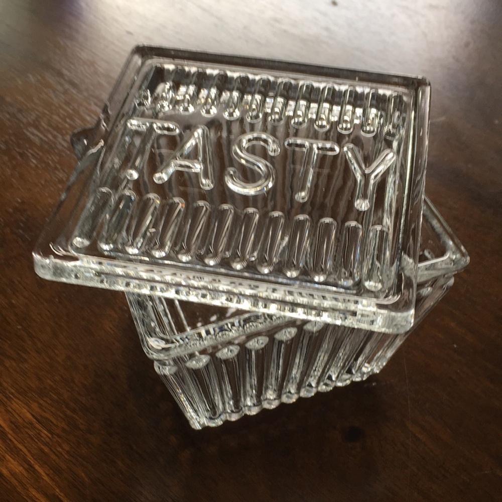 Ridged Storage Dish